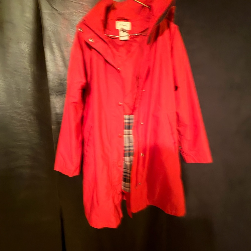 Women’s LLB raincoat with removable liner